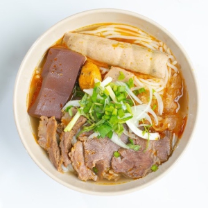 Bún Bò Đầy Đủ