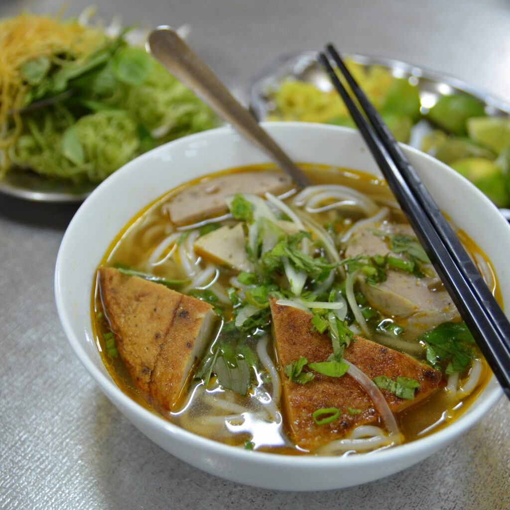 Tô bún bò Huế, ảnh tham khảo; không phải ảnh chụp món ăn riêng của quán.