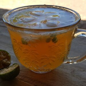 Nước calamansi — ảnh tham khảo Nước calamansi, ảnh tham khảo; không phải ảnh chụp thức uống riêng của quán.